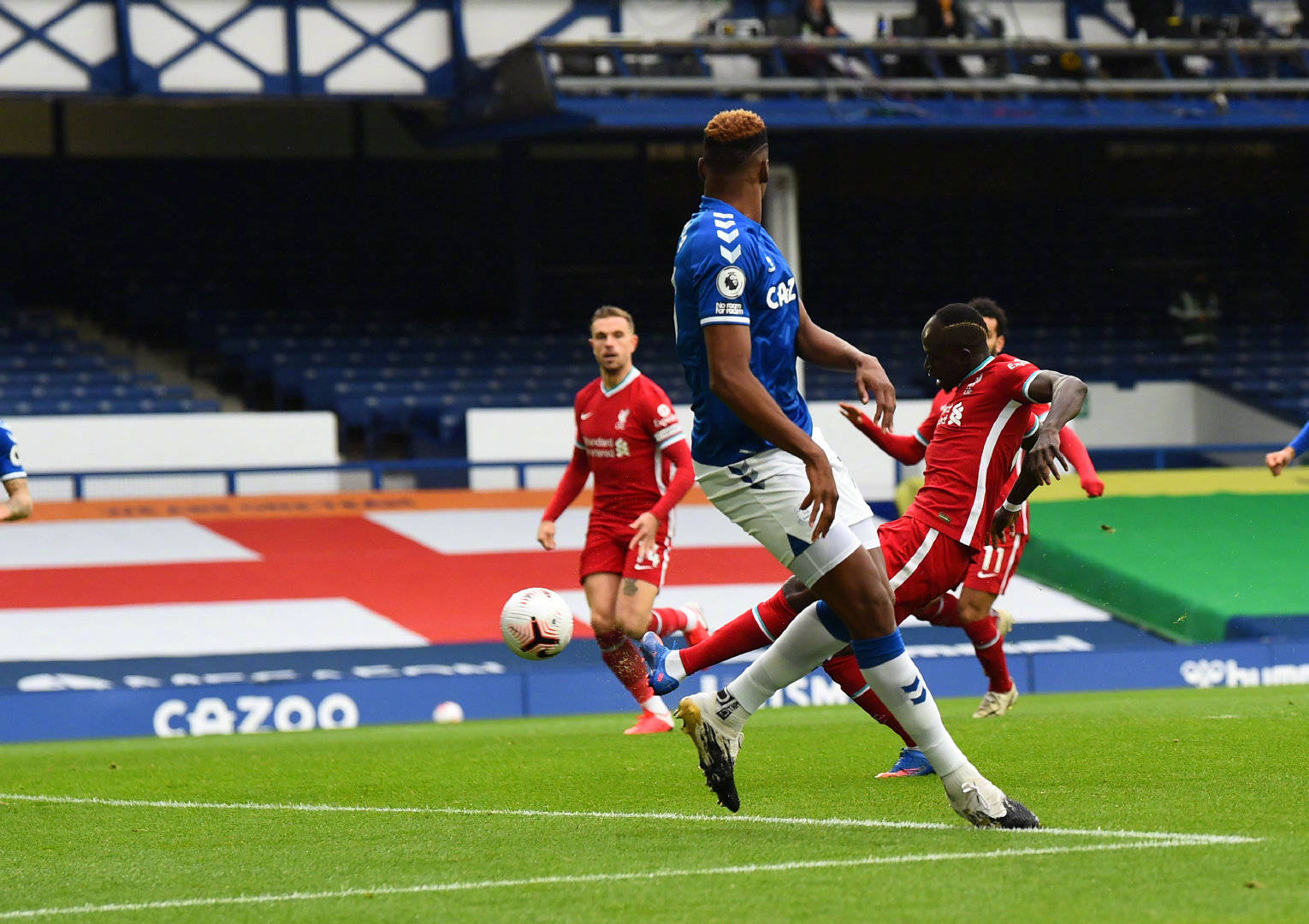 增添了几分 增添了几分